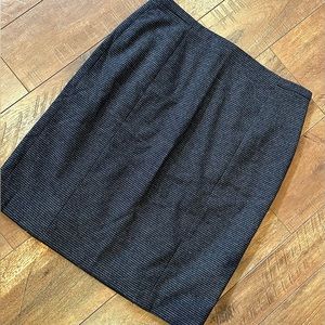 ANN TAYLOR  Fully Lined Pleated Pencil Skirt